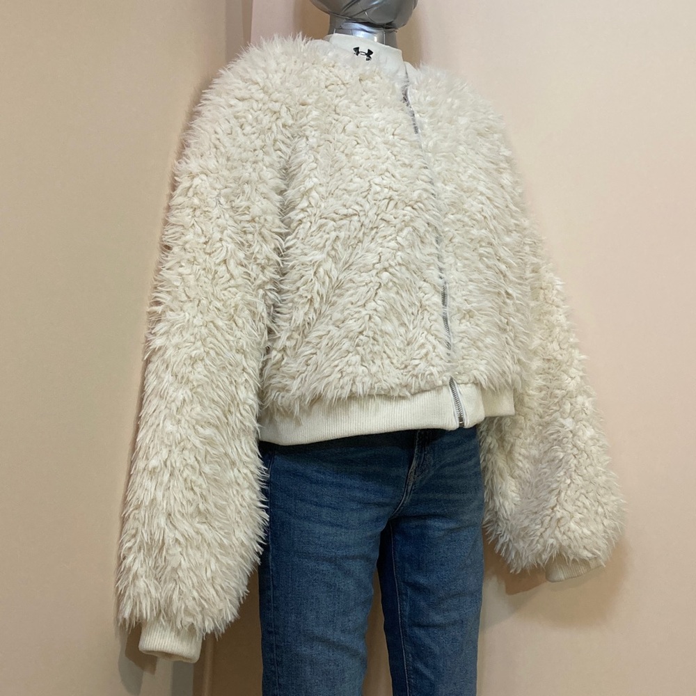 Women's Cream Faux Fur Zip-Front Jacket - Picture 2 of 13